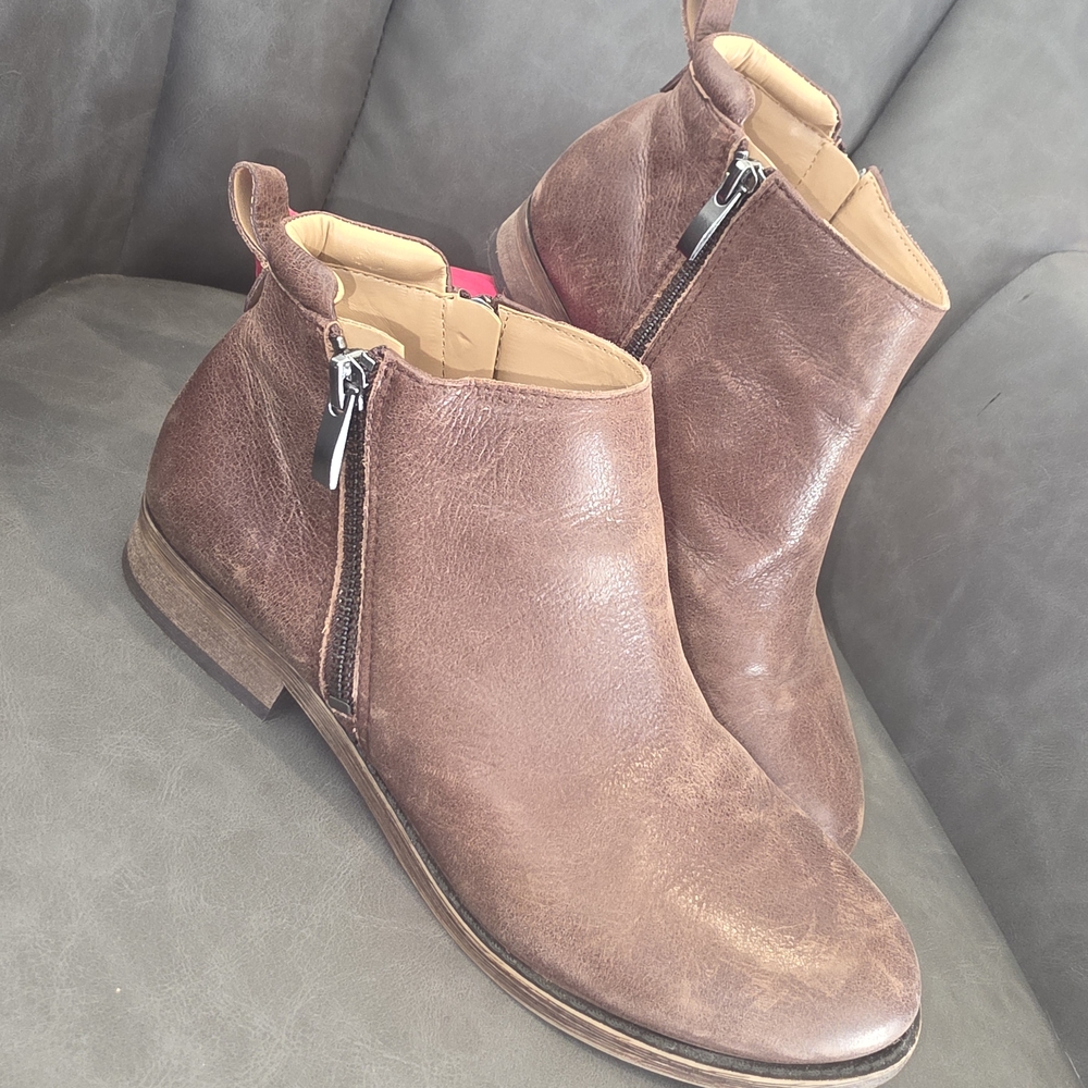 Franco Sarto Men's Brown Leather Chukka Boots